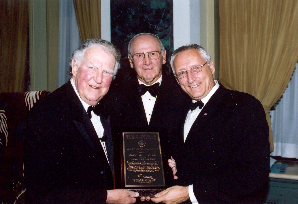 Sir Edmund Hillary, Zeke O'Connor et Bernard Voyer - 6 novembre 2003